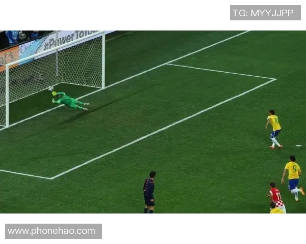 足球明星假摔精彩瞬间全记录揭秘球场上的戏剧性与幽默感